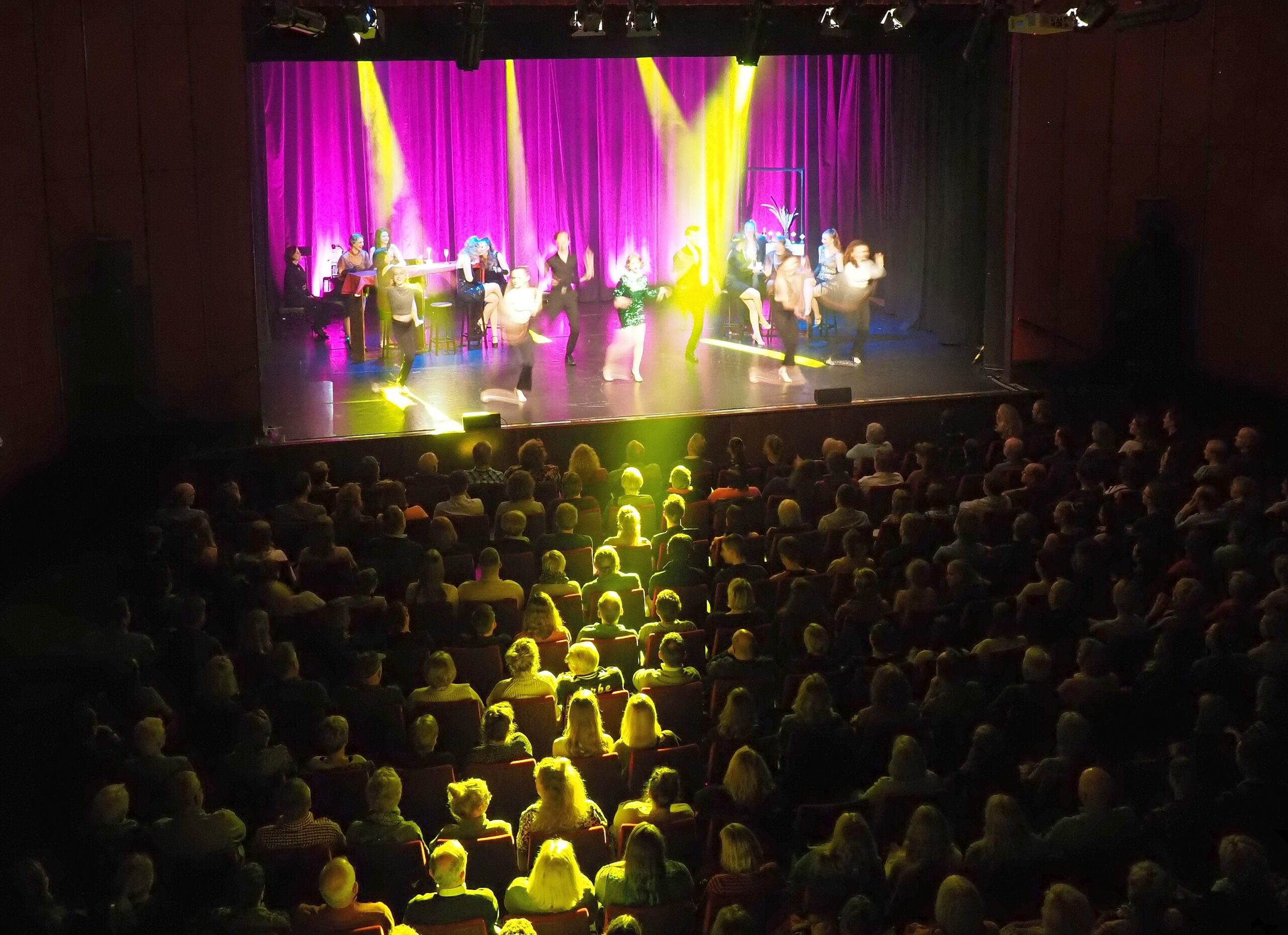 Dezember - Kleines Theater Bargteheide Dezember - Kleines Theater Bargteheide